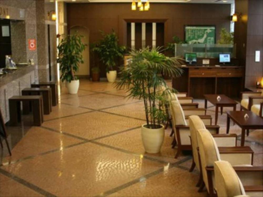 Hotel Route-Inn Tomakomai Ekimae Exterior foto